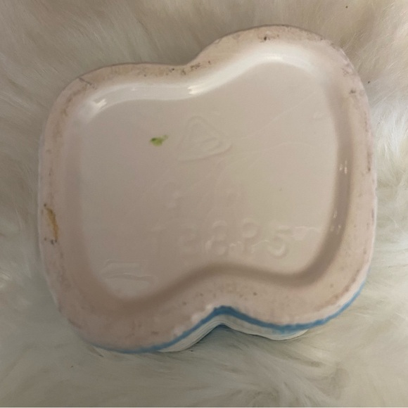 🛍️3/$30 Vintage blue & white ceramic baby booties planter made in Japan - Picture 5 of 11